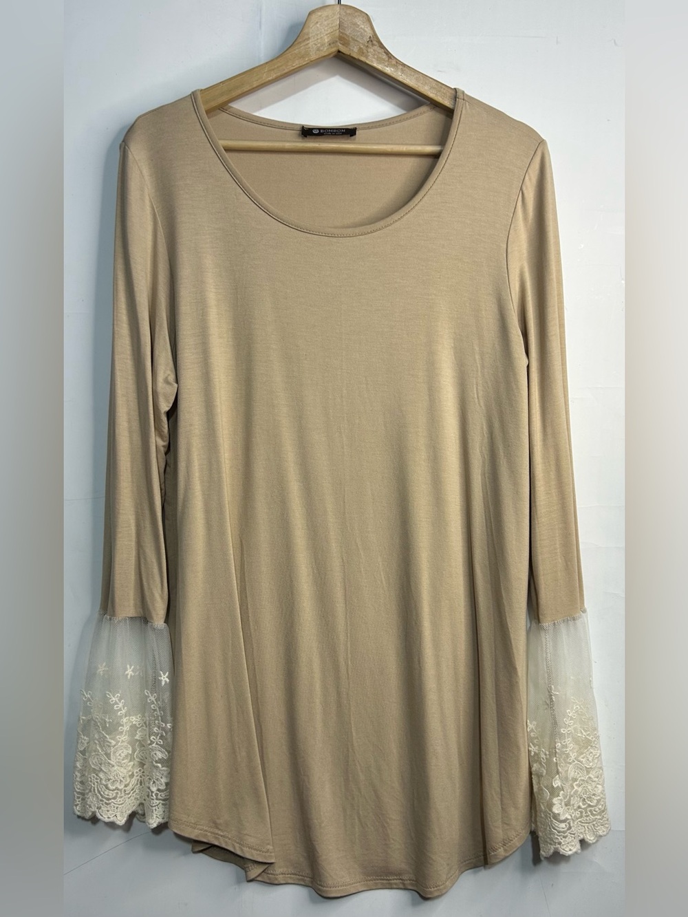 Bombom Cream Lace Bell Sleeve Shirt XL